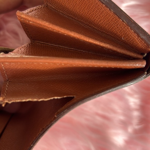 Louis Vuitton Wallet - Picture 5 of 16